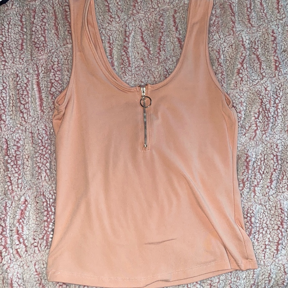 Peach tank top with small cute zip up